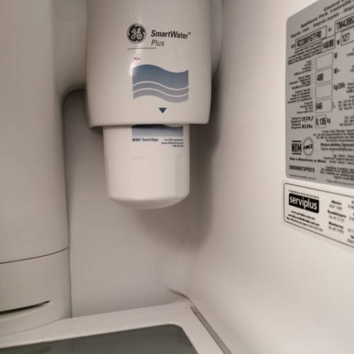 Comprar o produto de Troca do filtro de água side by side GE em Manutenção pela empresa Braslux Refrigeração em Jundiaí, SP por Solutudo