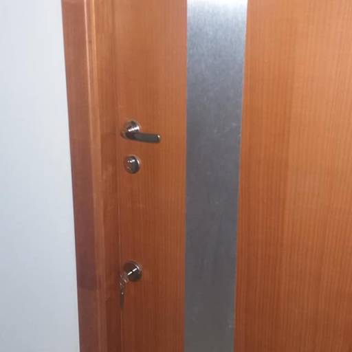 Instalação de travas de segurança com chave tetra. por Diego Chaveiro