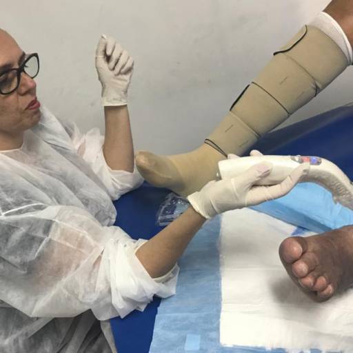 Laserterapia e a PDT (terapia fotodinâmica antimicrobiana) por SuaVidaDe Cuidados Especiais com sua Pele
