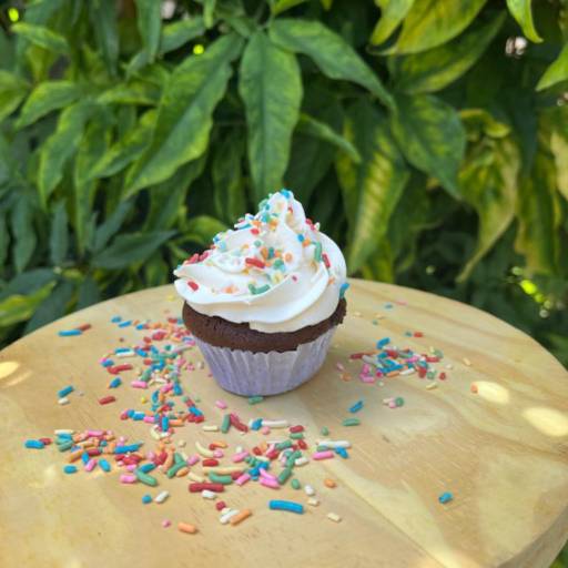 Comprar o produto de Cupcake  em Doces pela empresa Flora Café  em Mineiros, GO por Solutudo