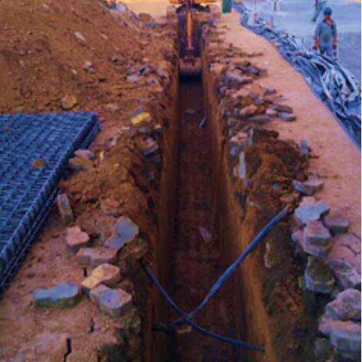 Valetas Pluvial e Elétrica por Nevves Aluguel De Maquinas Pesadas Ltda