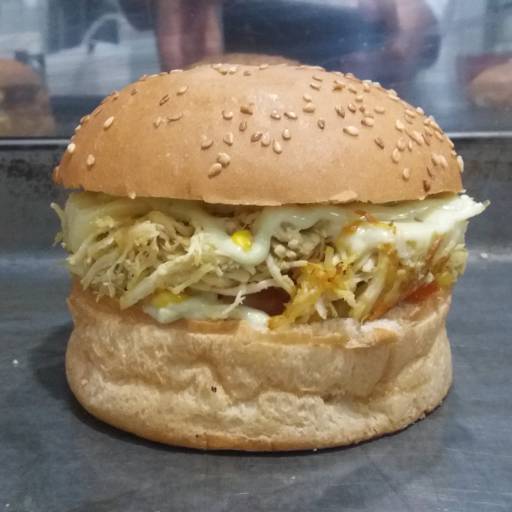 Comprar o produto de Burger Frango em Hamburgueres pela empresa Titão Burger Cozinha Nordestina em Foz do Iguaçu, PR por Solutudo
