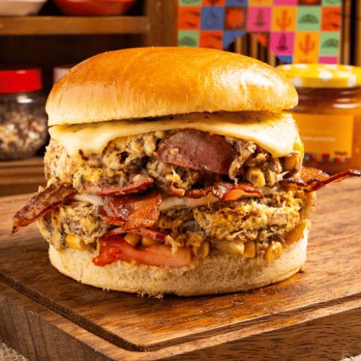 Burger Cangaceiro  por Titão | Burger Artesanal + Culinária Nordestina