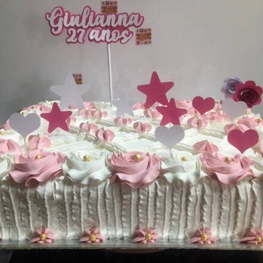 Bolo de ninho com morango por Delícias Demarchi