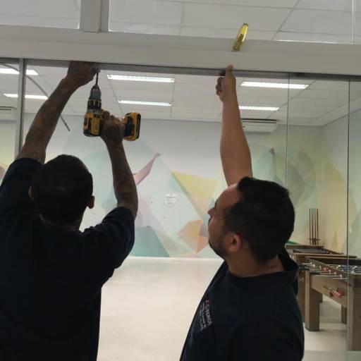 Instalação e Manutenção de Portas de Vidro por JRC Vidros