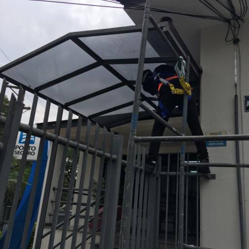 Instalação, Vedação e Troca de Vidros e Espelhos por JRC Vidros