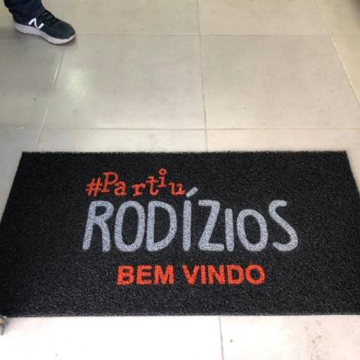 Comprar o produto de tapetes personalizados em A Classificar pela empresa Cidral Capachos Personalizados em Joinville, SC por Solutudo