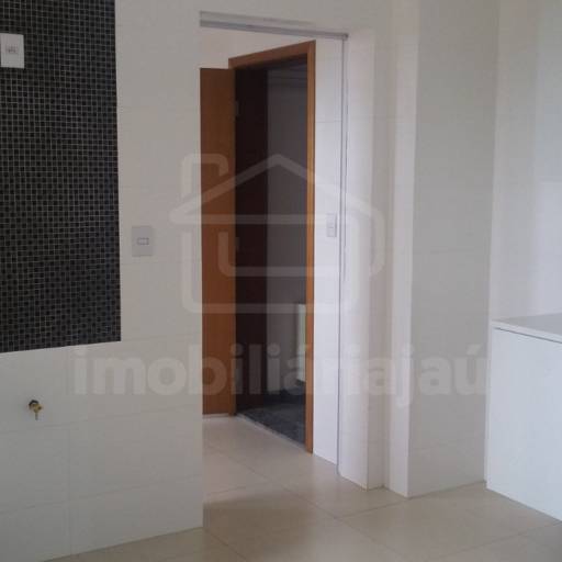 Apartamento – Aluguel - Código: 5270 – Aluguel: R$2.000,00 por Imobiliária Jaú