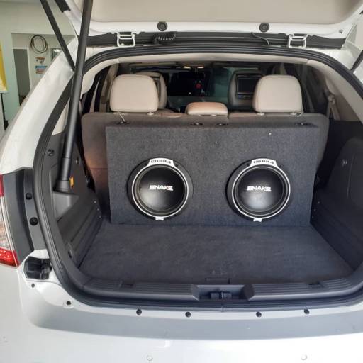 Instalação som insulfilm e lâmpada de Led por Dick Sound