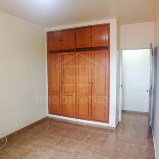 Apartamento – Código: 6175 – Aluguel: R$1.000,00 por Imobiliária Jaú