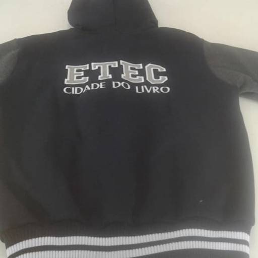 Jaqueta College Personalizada - Conforto e Estilo em Lençóis Paulista/SP por Stillus Malharia