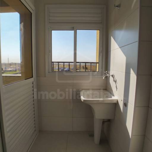 Apartamento - Código: 6784 - Aluguel: R$2.200,00 por Imobiliária Jaú