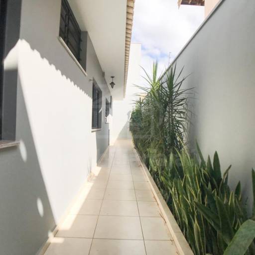 Casa – Código: 1669 – Aluguel: R$2.500,00 por Imobiliária Jaú