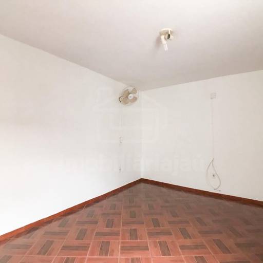 Kitnet – Código: 6148 – Aluguel: R$800,00 por Imobiliária Jaú