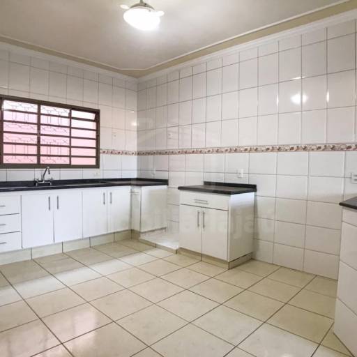 Casa – Código: 6812 – Aluguel: R$1.700,00 – Venda: R$600.000,00 por Imobiliária Jaú