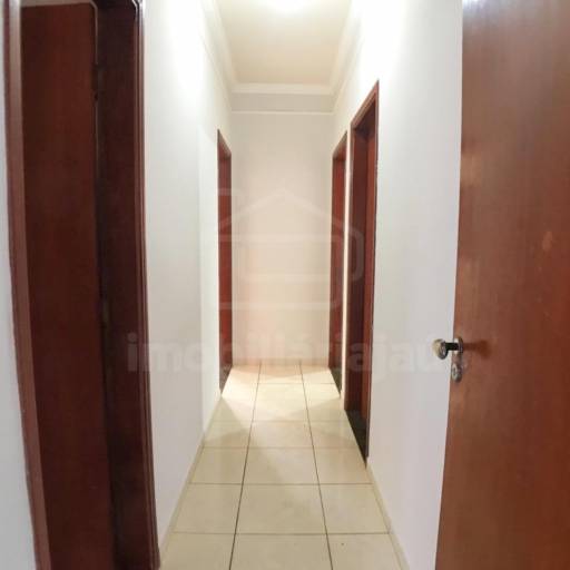 Casa – Código: 6812 – Aluguel: R$1.700,00 – Venda: R$600.000,00 por Imobiliária Jaú