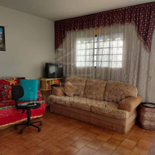 Casa – Código: 6725 – Aluguel: R$1.000,00 – Venda: R$250.000,00 por Imobiliária Jaú