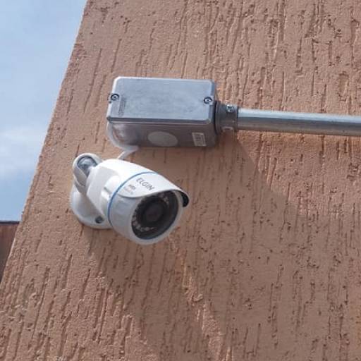 Instalação de Câmeras de Monitoramento   por Lima Luz & Amperes