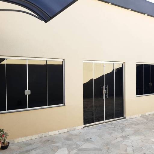 Portas e janelas vidro fumê por Top Vidros