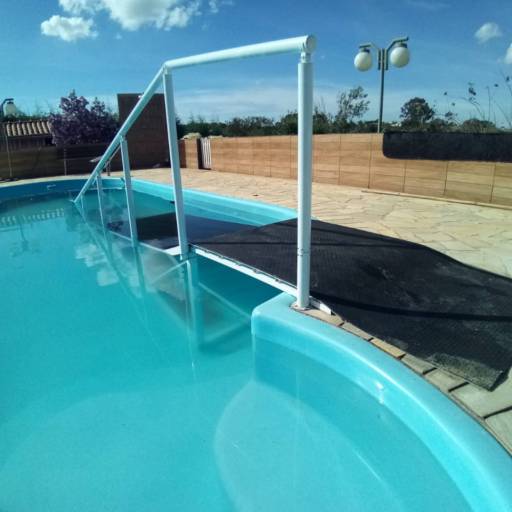 Rampa de Acesso para Piscina - Inclusão e Conforto em Avaré por RR Toldos, Lonas e Coberturas 
