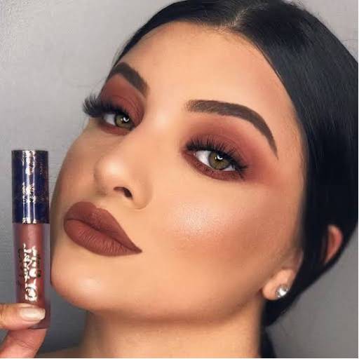 BT Velvet  por Mônika Pasquarelli Cosméticos