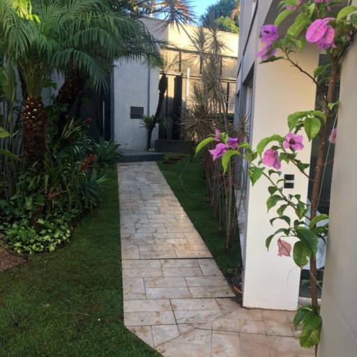 SobralGarden - Jardins, Vasos, Plantas e Flores por ELAINE SOBRAL HORMANN Arquitetura & Cia