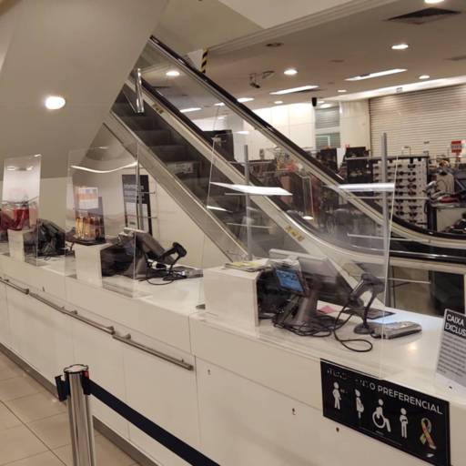 Divisória de acrílico  por OXI CMNK