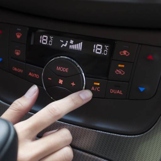 Manutenção de ar quente do carro por Fuji-AR Condicionado Automotivo