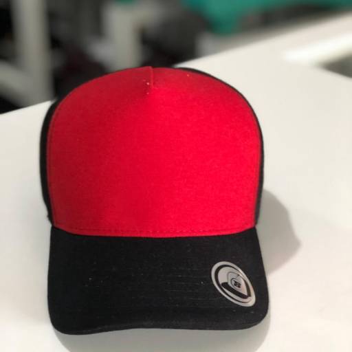 Bonés de 55 e 35 - Adulto e Infantil (Sem Bordado) por Rosa Bordados