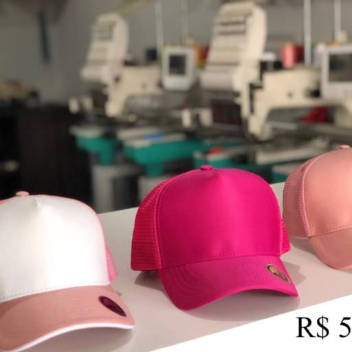 Bonés de 55 e 35 - Adulto e Infantil (Sem Bordado) por Rosa Bordados