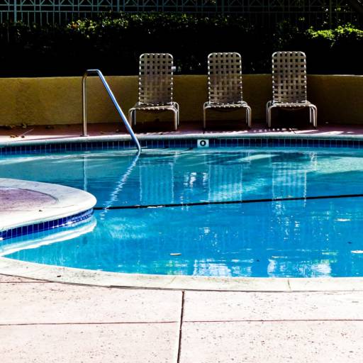 Reforma de Piscina em Atibaia, SP por Dura Fiber Reforma de Piscina de Fibra, Vinil e Azulejo