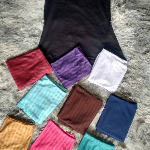 Regata e blusa com manga (temos várias cores) por Macario Fashion Fitness