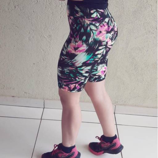 Bermuda Ciclista (temos nas cores lisas e estampadas) por Macario Fashion Fitness