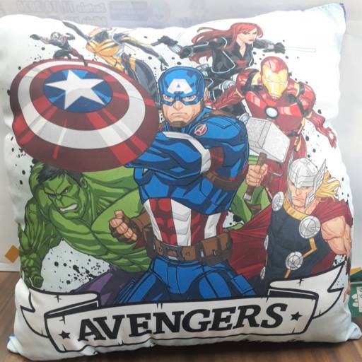 Almofada Avengers por Galera Criativa - Presentes e Decorações