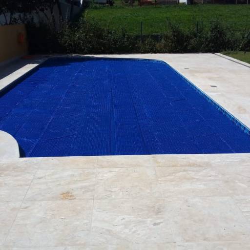 Capa Bolha para Piscina - Segurança e Economia - Avaré por RR Toldos, Lonas e Coberturas 