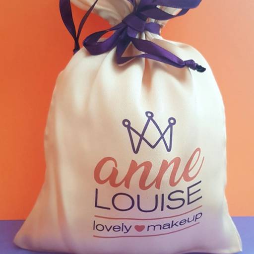 Saquinho de Cetim Premium por Anne Louise 