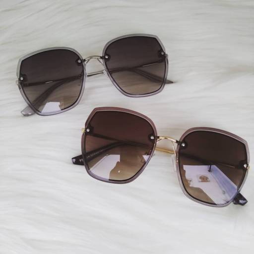 Armação Solar Feminina Wave Metal nas Cores Cinza e Marrom. 