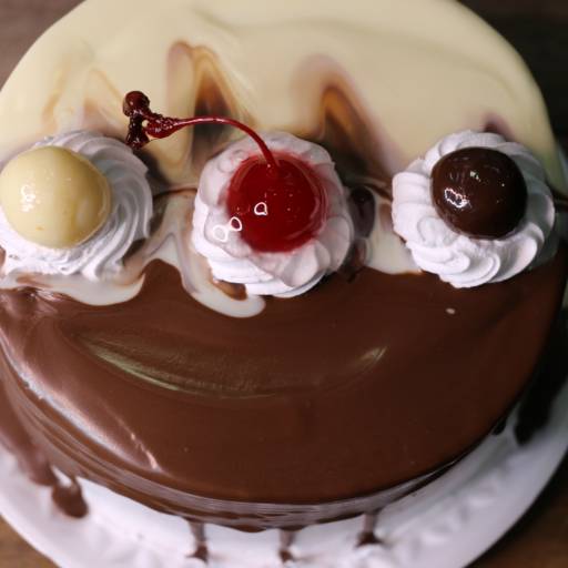 Torta de dois amores por Adorela Panificadora e Confeitaria