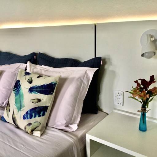 Studio Lagoa com Varanda Frente para Piscina e Jardins por Studios das Lagoas Boutique Studio Lagoa com Varanda Frente para Piscina e Jardins por Studios das Lagoas Boutique