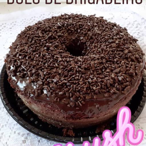 Bolo de Brigadeiro Caseiro por Cheiro Gostoso - Brigadeiros e Doces Artesanais 
