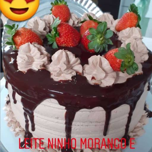 Bolo de Leite Ninho, Morango e Chocolate em Bauru, SP por Cheiro Gostoso - Brigadeiros e Doces Artesanais 
