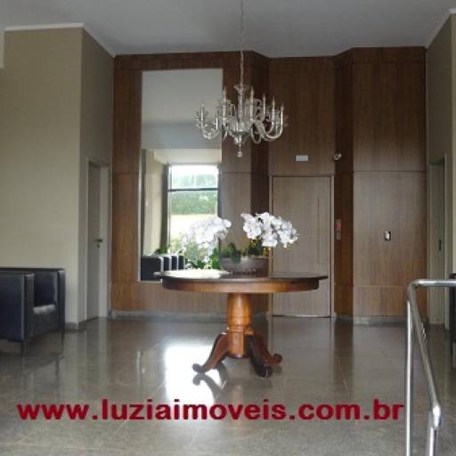 Apartamento à venda por Luzia Imóveis