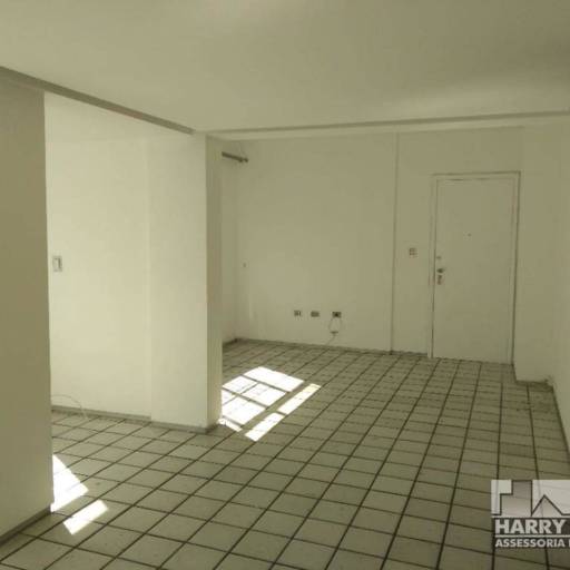 Apartamento com 3 quartos, 110 m², à venda por R$ 280.000
