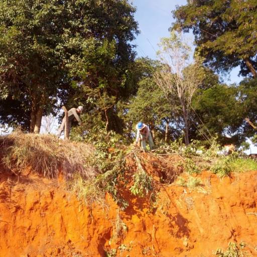 Execução de muro de arrimo - Cliente Prefeitura Municipal de Adamantina por Via Ambiental - Construção Civil