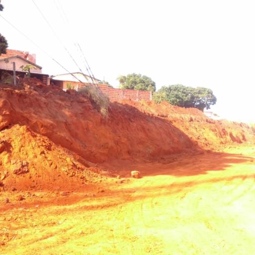 Execução de muro de arrimo - Cliente Prefeitura Municipal de Adamantina por Via Ambiental - Construção Civil