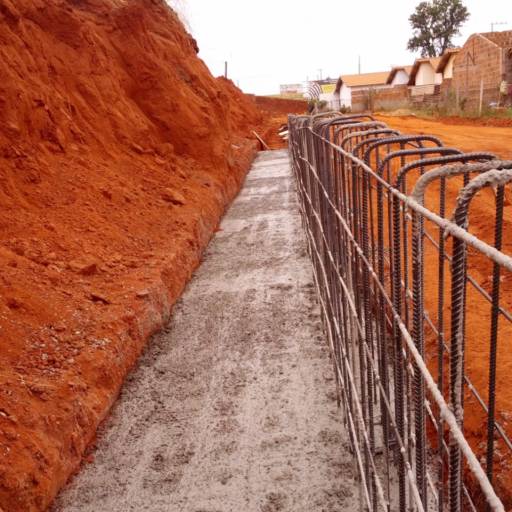 Execução de muro de arrimo - Cliente Prefeitura Municipal de Adamantina por Via Ambiental - Construção Civil