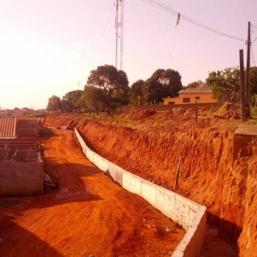 Execução de muro de arrimo - Cliente Prefeitura Municipal de Adamantina por Via Ambiental - Construção Civil