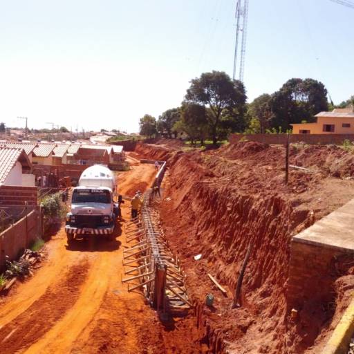 Execução de muro de arrimo - Cliente Prefeitura Municipal de Adamantina por Via Ambiental - Construção Civil
