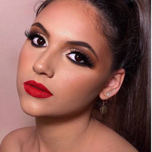 Cuide já de quem mais importa: você! por Bia Maion Makeup                 