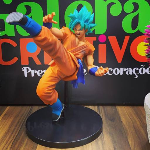 Comprar o produto de Boneco Goku Super Sayayin em Bonecos e Figuras de Ação pela empresa Galera Criativa - Presentes e Decorações em Foz do Iguaçu, PR por Solutudo